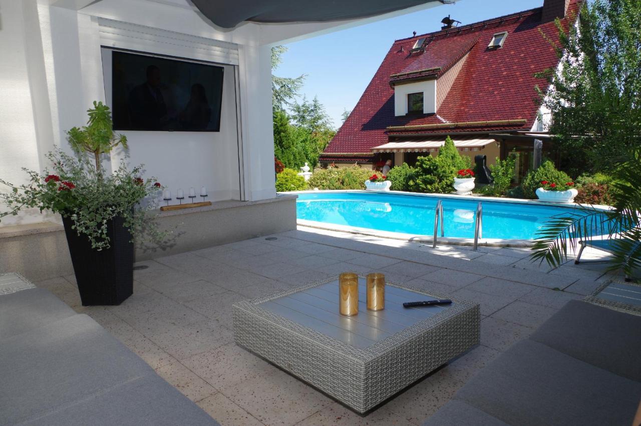 Gaestehaus Gaens - Ferienzimmer Schirgiswalde-Kirschau エクステリア 写真